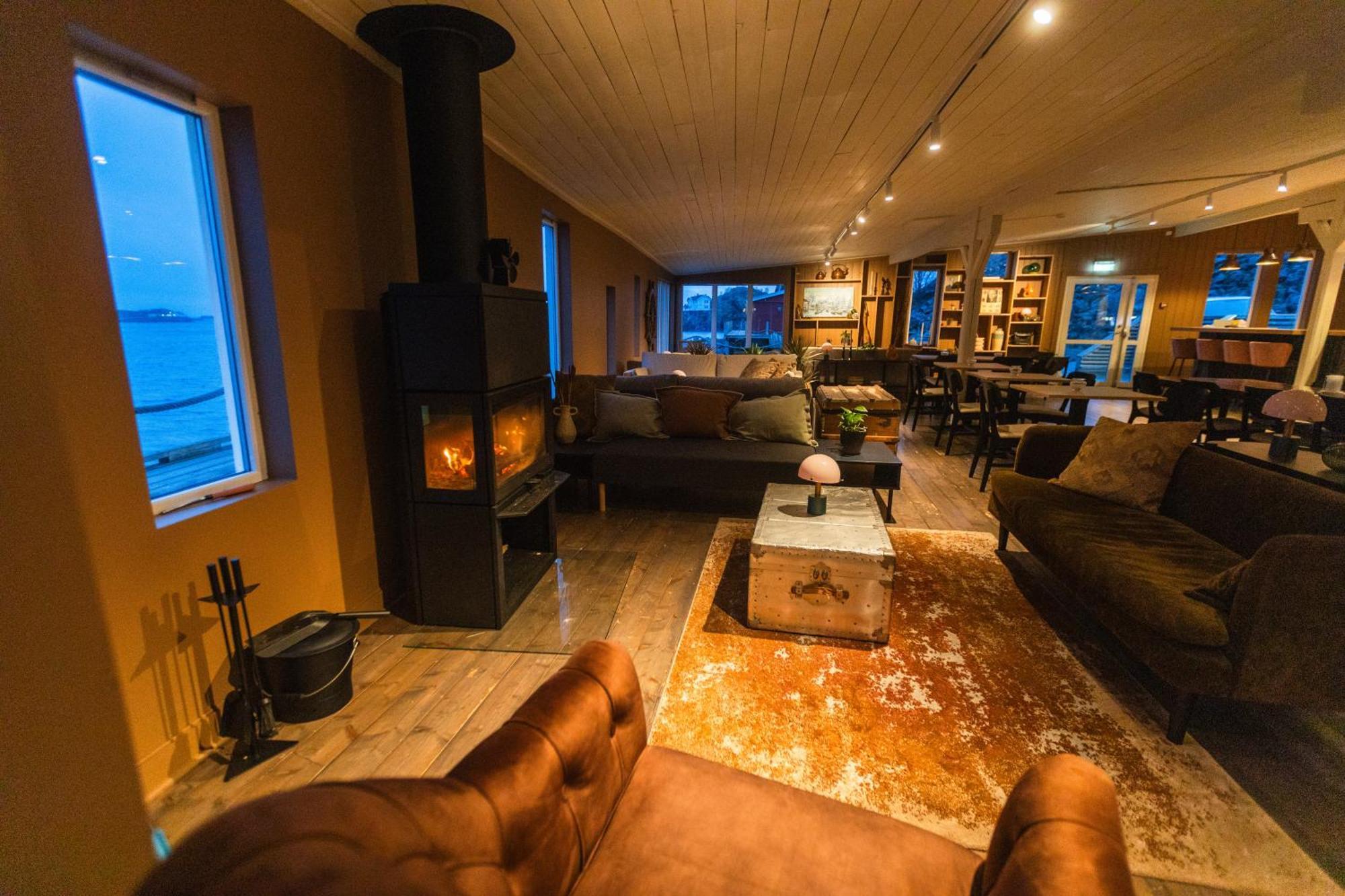 Skata Boutique Hotel Henningsvaer Exterior foto